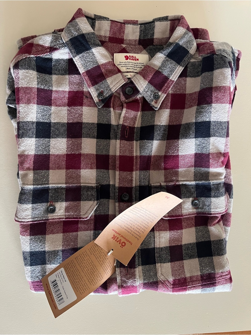 Fjällräven Men’s Flannel Plaid Shirt in Plum/Grey/Black in a SLIM FIT!